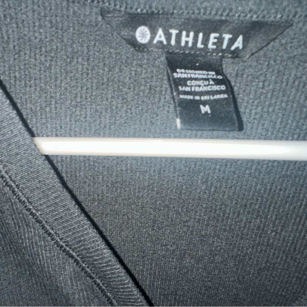 Athleta Charcoal Grey Long Sleeve V-Neck Top sz M - Picture 4 of 4
